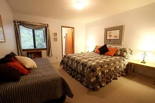 Halana Hale Vacation Rental 볼케이노